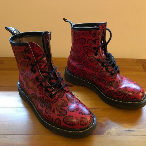 Dr Martens - Made in England – Red DM footprint & logo - 8 hole leather boots - Picture 15 of 15